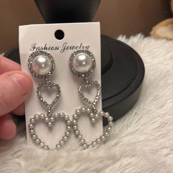 Fashi Silver Heart Drop Earrings New - Picture 1 of 4